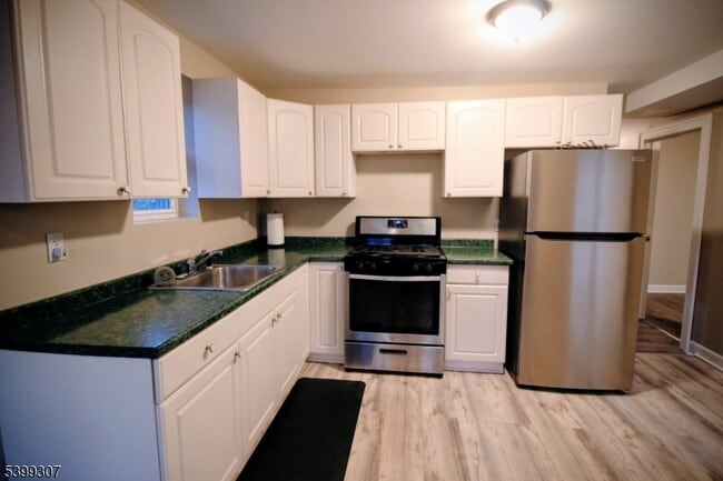 Photo - 31 Stewart Pl