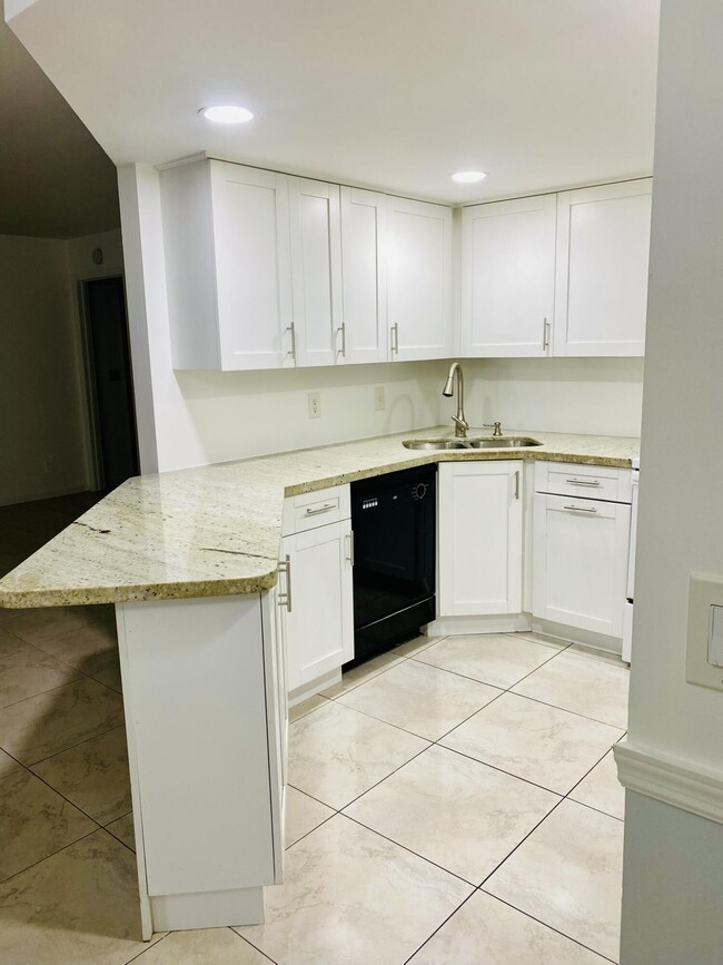 Building Photo - 6520 Chasewood Dr Unit C Rental