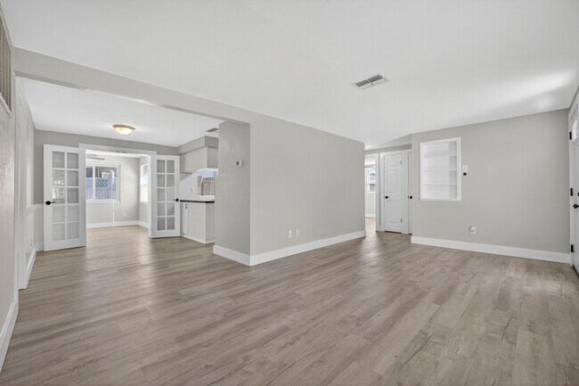 Photo - 3624 Oakhurst Dr