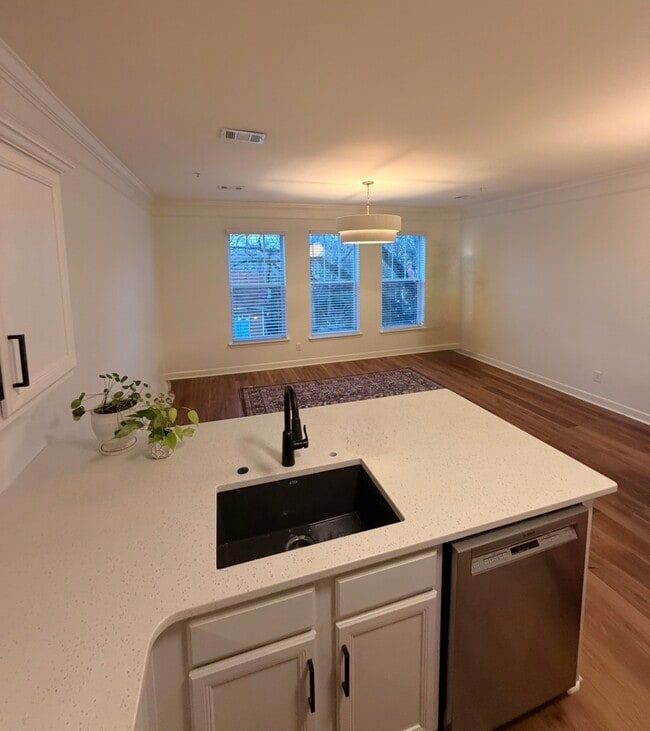 Photo - 2310 Elliott Ave Unit 611