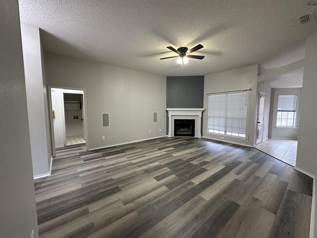 Photo - 5405 Long Leaf Dr