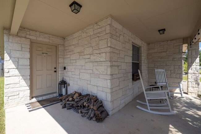 Photo - 718 Sugar Brook Dr