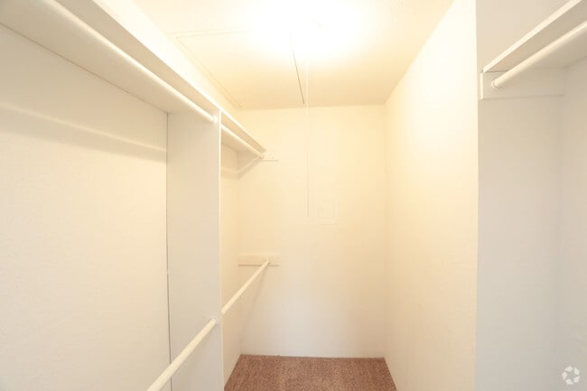 walk in closet