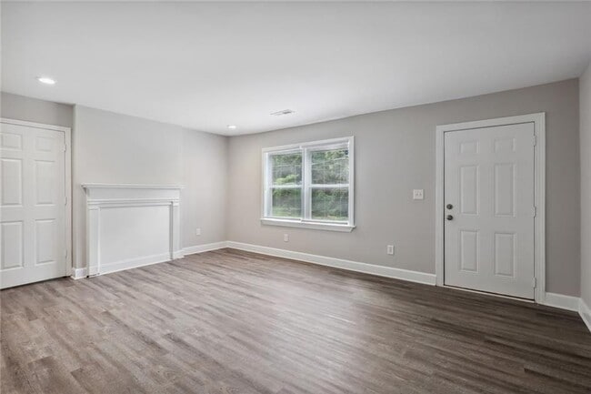 Photo - 1641 Sandtown Rd SW