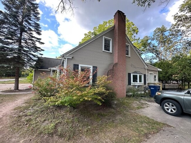 Photo - 917 S Division St