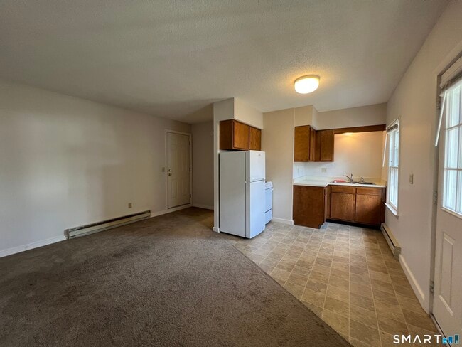 Photo - 261 Broad St