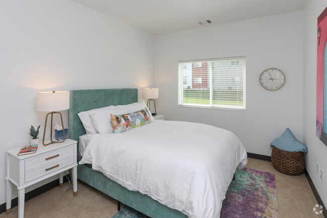 2BR, 2BA, Guest Suite - 1,013 SF