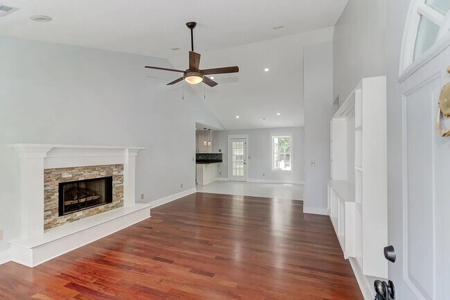 Photo - 6665 Bent Creek Dr