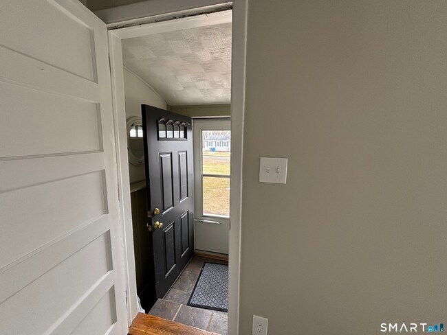 Photo - 324 Savage Hill Rd