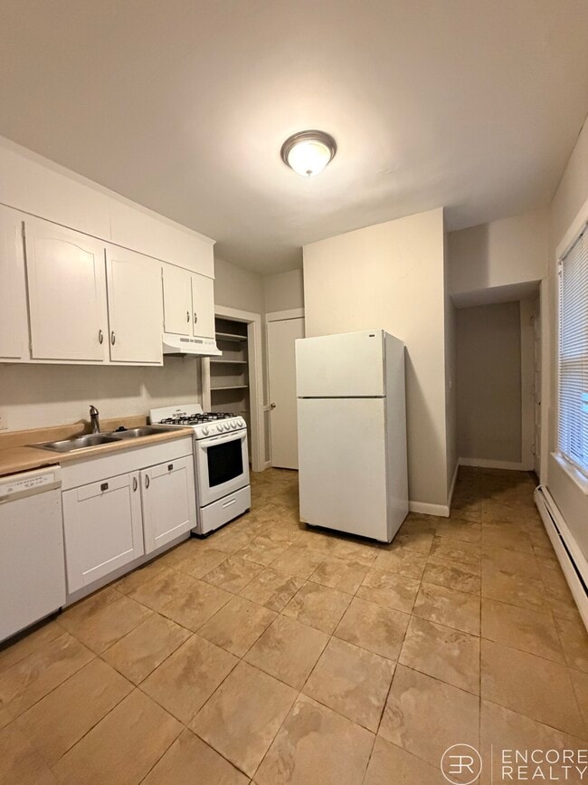 Building Photo - 9 Elmer St Unit 3