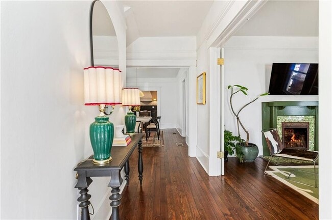 Photo - 95 Vannoy St SE