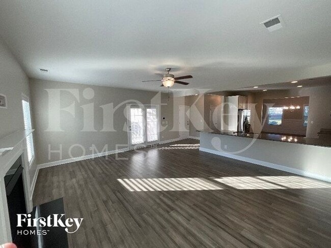 Photo - 499 Royal Oak Ln