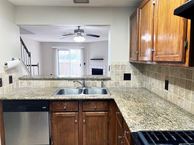 Building Photo - 2910 Grants Lake Blvd Unit 704