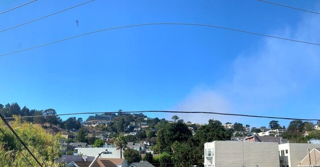 Photo - UPDATED BRIGHT 2BR/1BA  Top Floor Noe Valley 29th/Noe East/West VIEWS