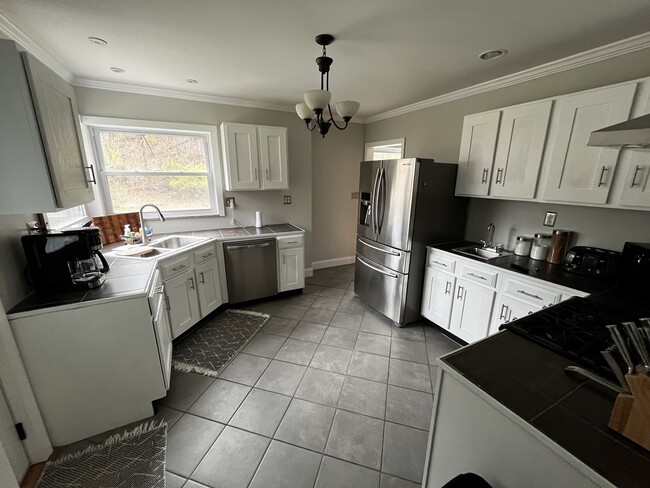 Photo - 1838 Oakridge Dr