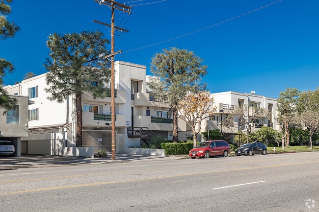 Excalibur Apartments