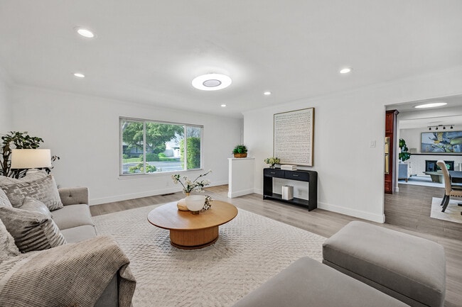 Photo - 2449 Almaden Blvd