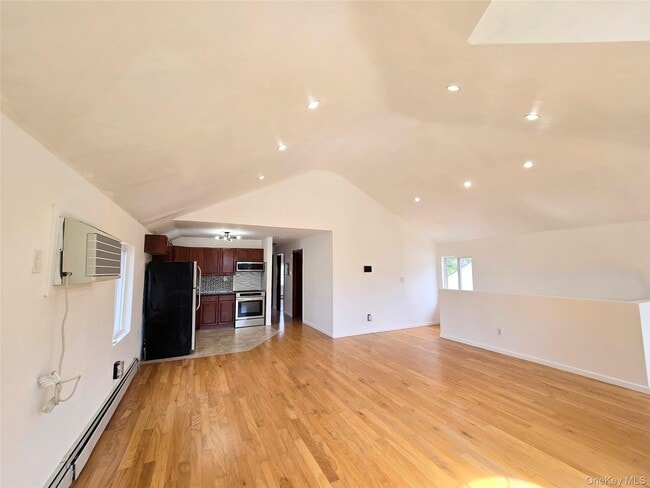 Photo - 219-23 114th Rd