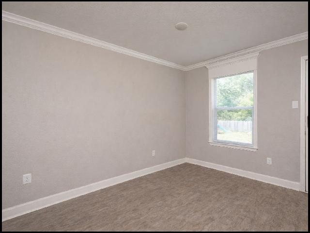 Photo - 209 Sparrow Rd