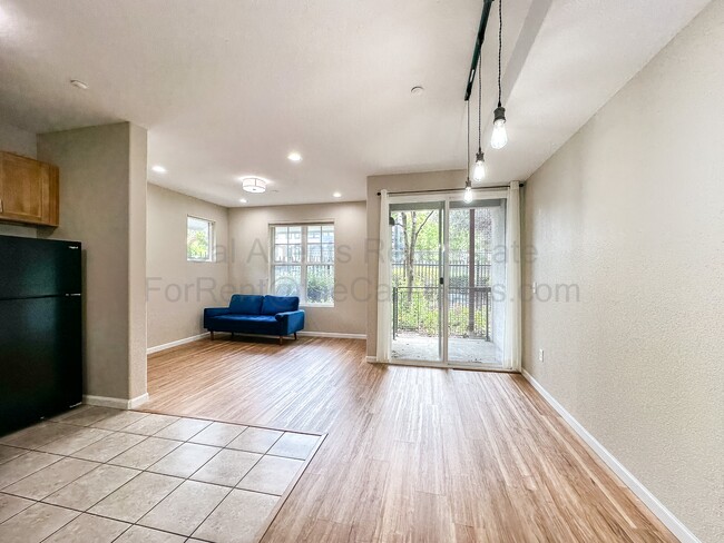 Building Photo - 1121 40th St Rental