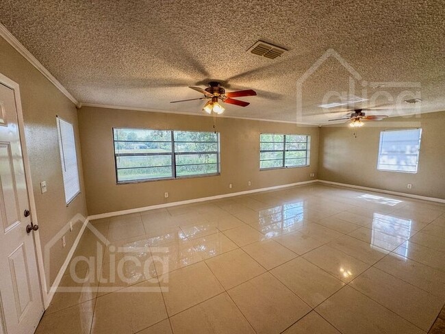 Photo - 17633 Meadowbridge Dr