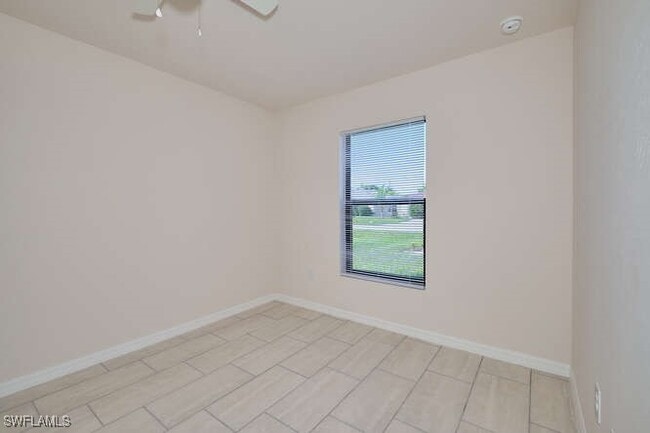 Building Photo - 1303 SE 8th Pl Rental
