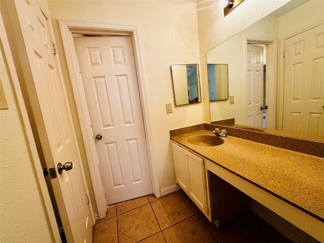 Photo - 17118 Amber Ridge Dr