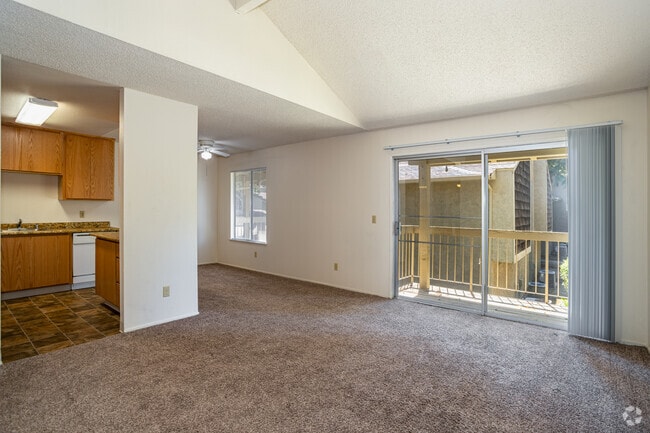 2BR, 1BA - 850SF