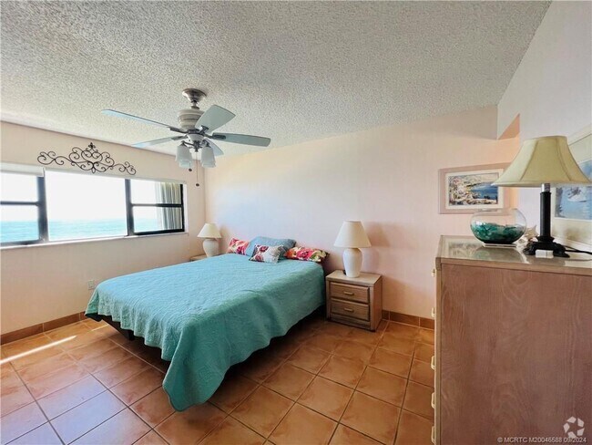 Building Photo - 7440 S Ocean Dr Unit 625A Rental