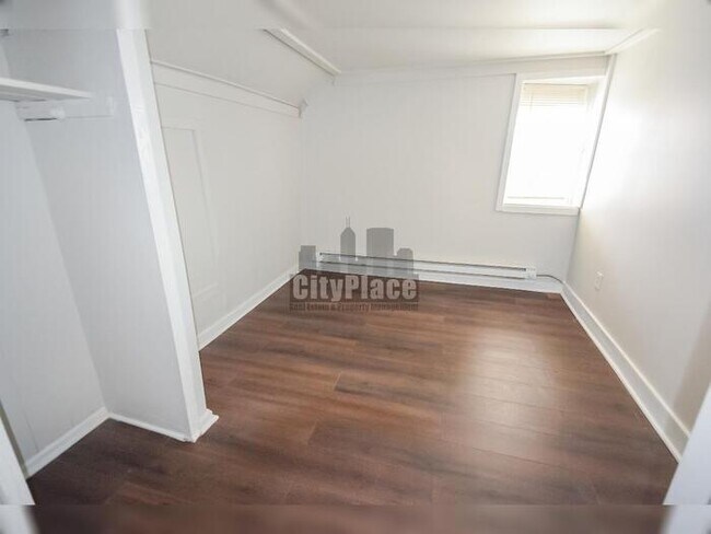 Photo - 1755 W Morris St