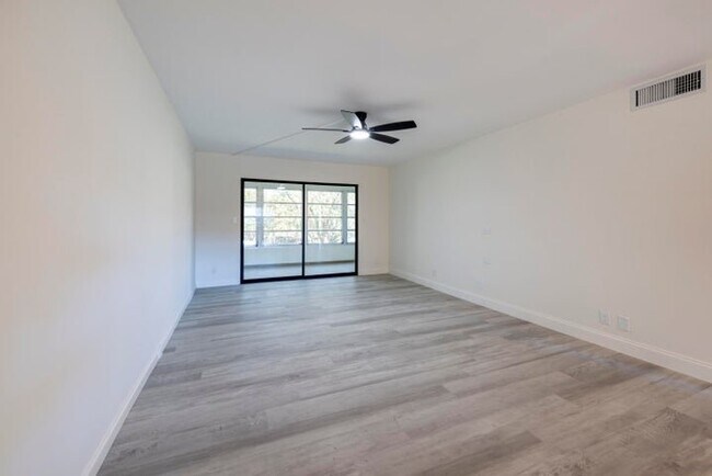 Photo - 2303 Lucaya Ln