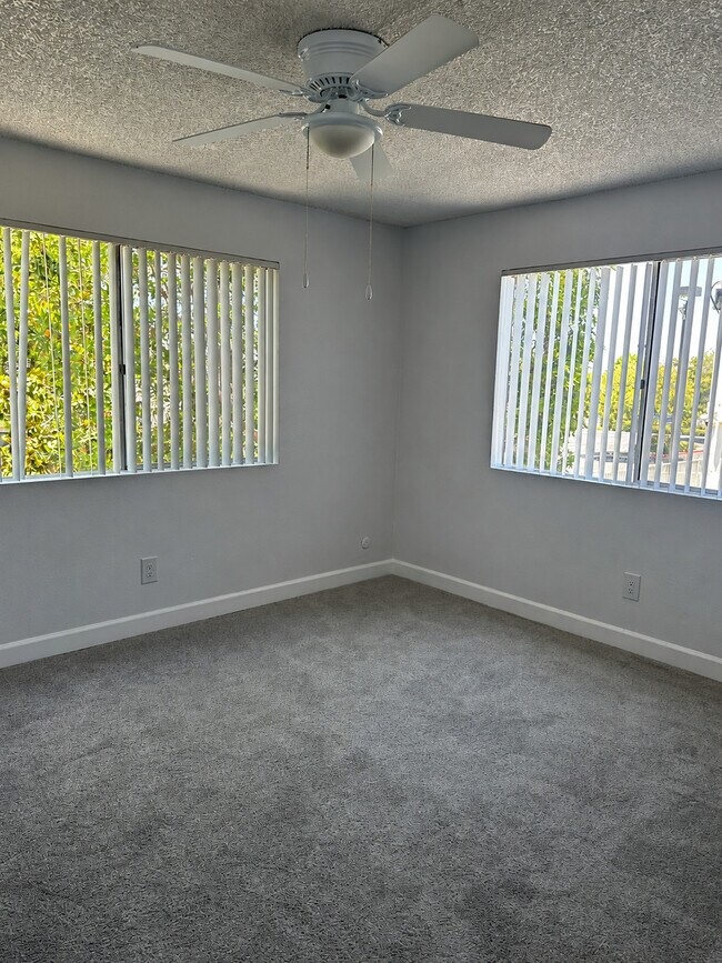 Foothill Courtyards