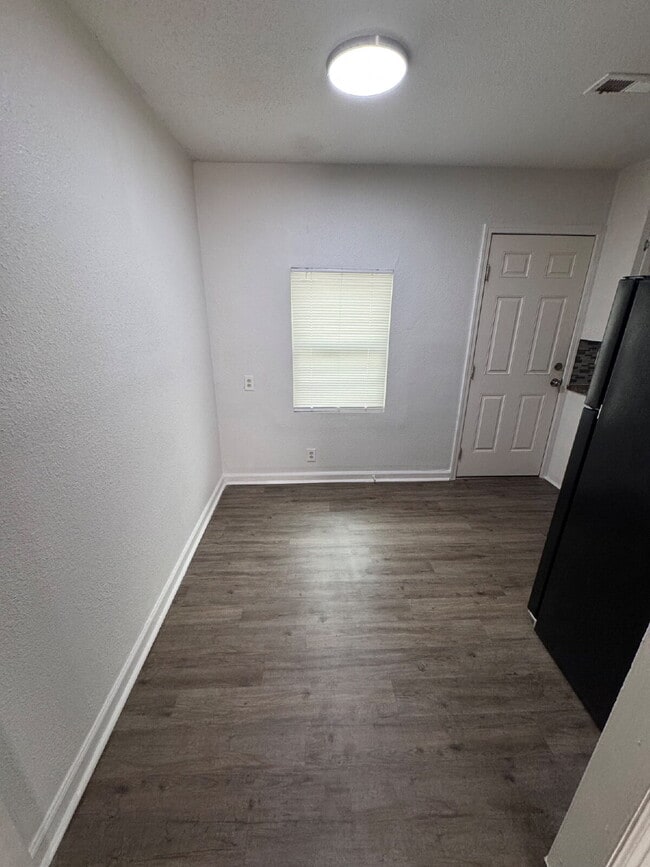 Photo - 816 S Water St