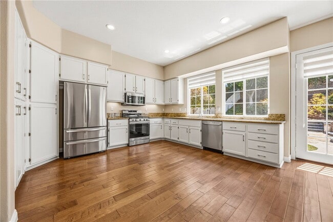 Photo - 56 Turnbury Ln