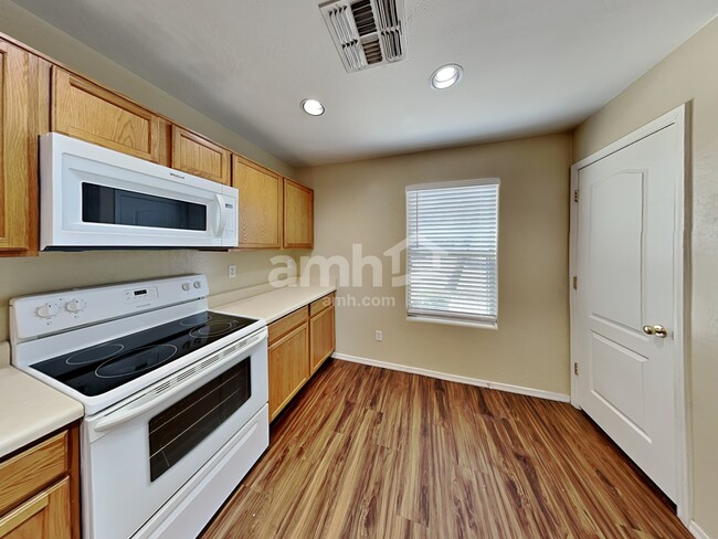 Photo - 18522 W Legend Dr