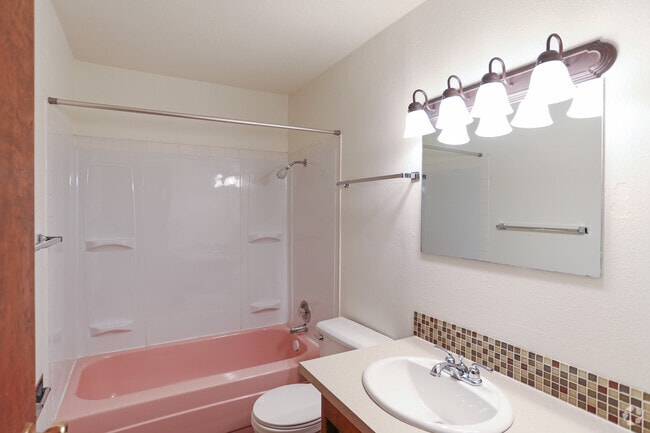 2HAB, 1BA - 875 ft² - Bison Arms Apartments