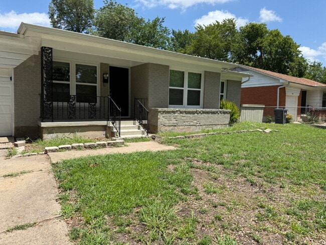 "Charming 4-Bedroom Dallas Retreat with 2 ... - "Charming 4-Bedroom Dallas Retreat with 2 ... Apartment
