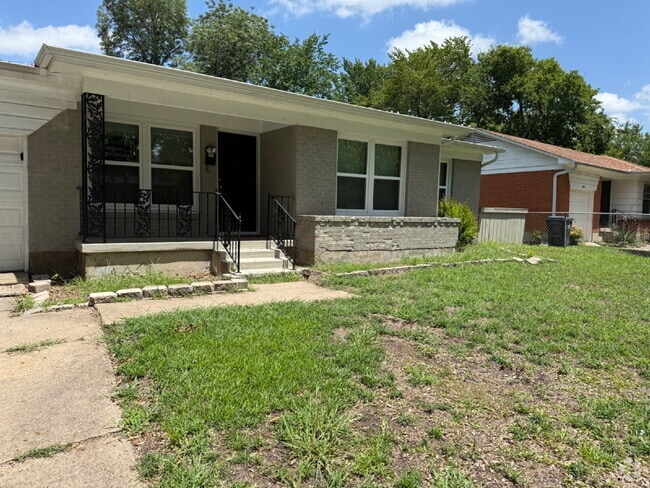 Building Photo - "Charming 4-Bedroom Dallas Retreat with 2 ... Rental