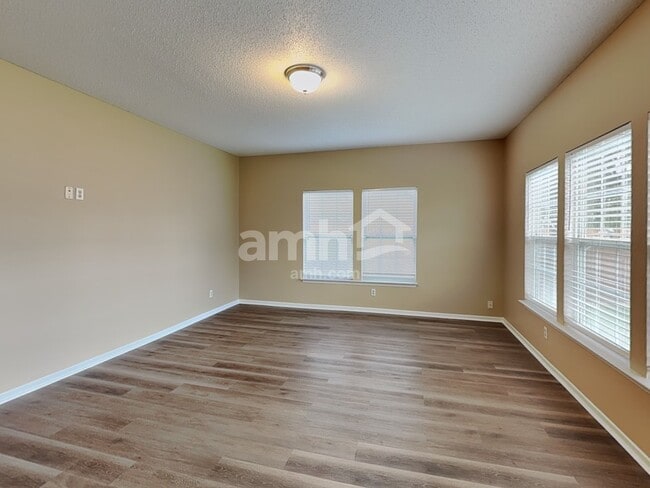 Photo - 10709 McClain Dr