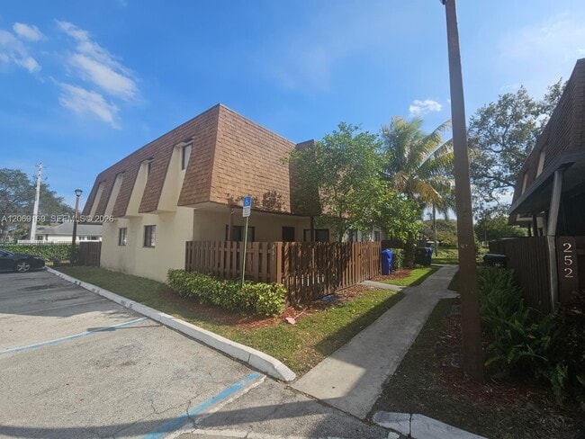 Photo - 253 San Remo Blvd