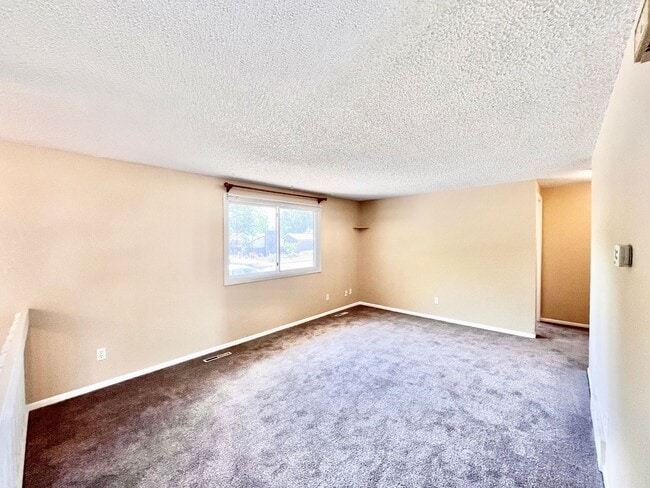 Photo - Large 3 Bedroom, 2 Bathroom Home With Attached 2 Car Garage in the Thompson Valley School Distric...