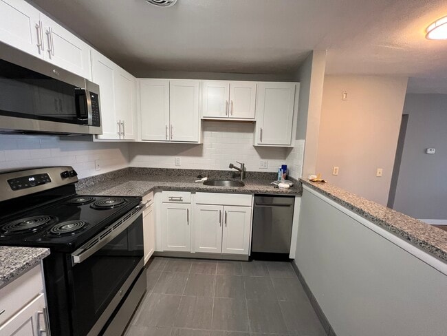 Photo - 14 Riverside St Unit 1-3D