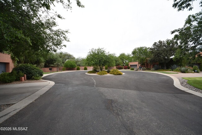 Building Photo - 5120 E Woodgate Ln