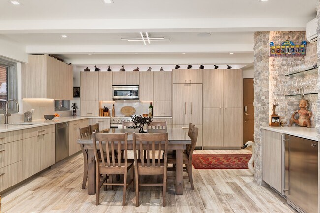 Photo - 525 S Original St Unidad B