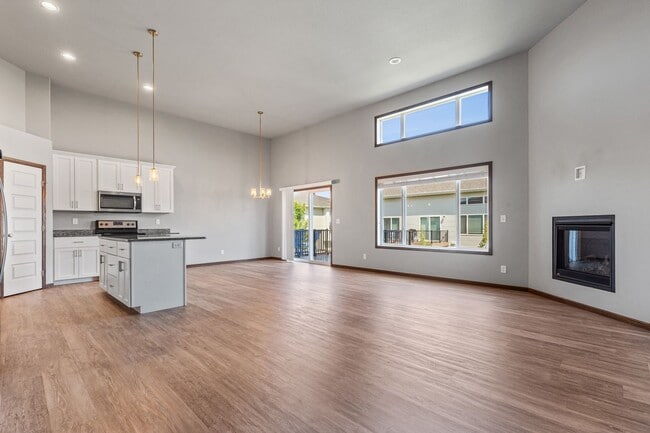 3365 Prairie Heights Way