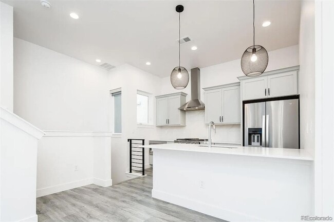 Photo - 3460 S Corona St Casa Adosada