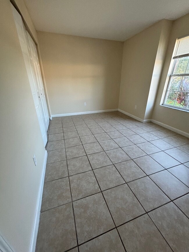 Photo - 35 Brunswick Ln