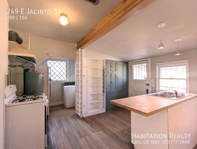 Photo - 249 E Jacinto St