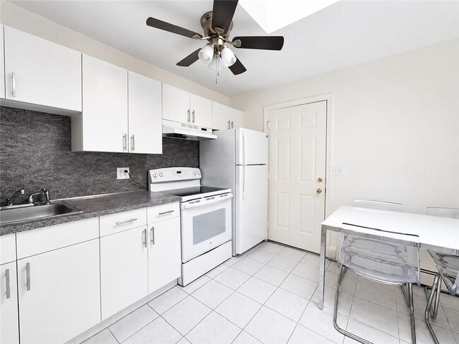 Photo - 264 Atwells Ave