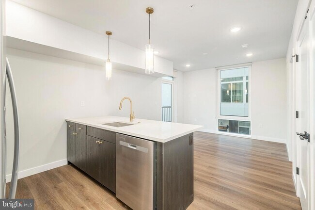 1102 Germantown Ave Unit 204